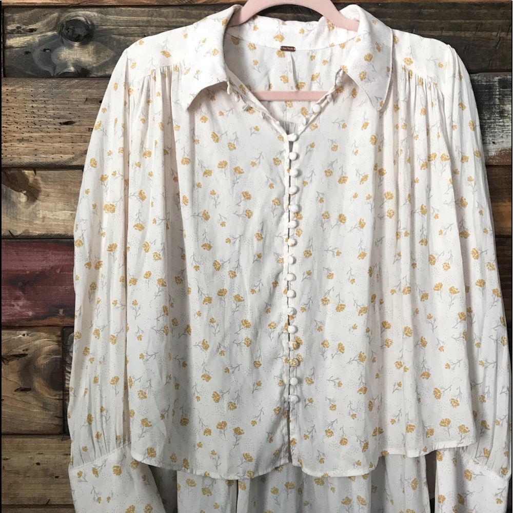 Free people button up blouse with yellow flowers